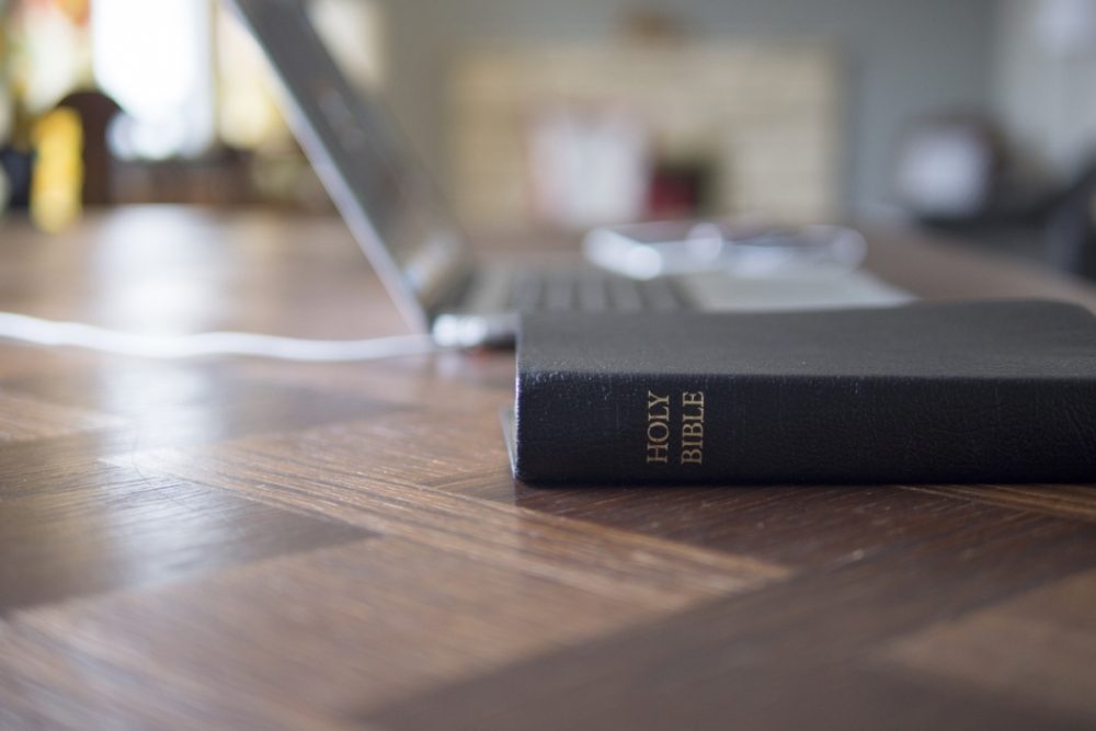 Цифровое любопытство к вере на подъеме: христиане лидируют в онлайн-активности