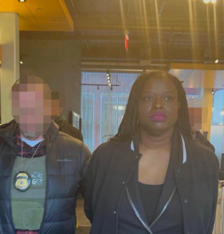 Протестующие против ICE, нарушившие службу в церкви, арестованы и предъявлены обвинения