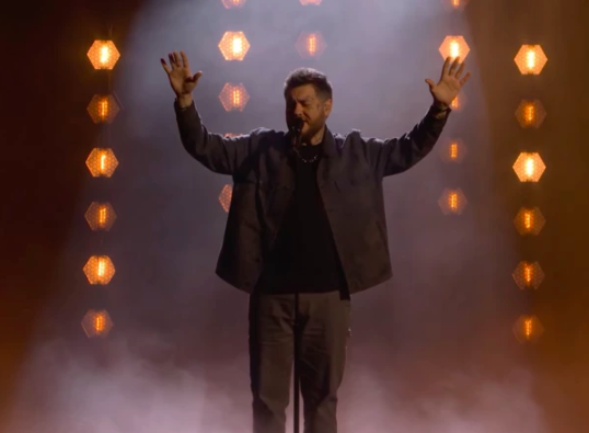 Джелли Ролл делится евангельским посланием в эфире шоу «Star Search» на Netflix