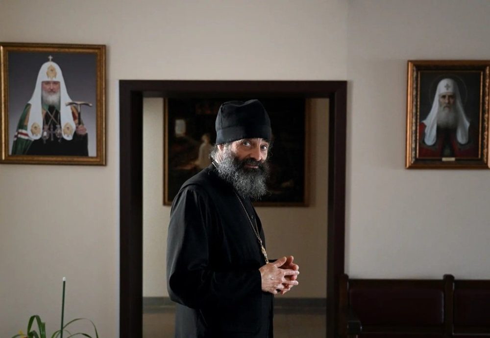 Иеромонах Макарий назвал святочные гадания «бесовщиной» и призвал верующих жить по-христиански