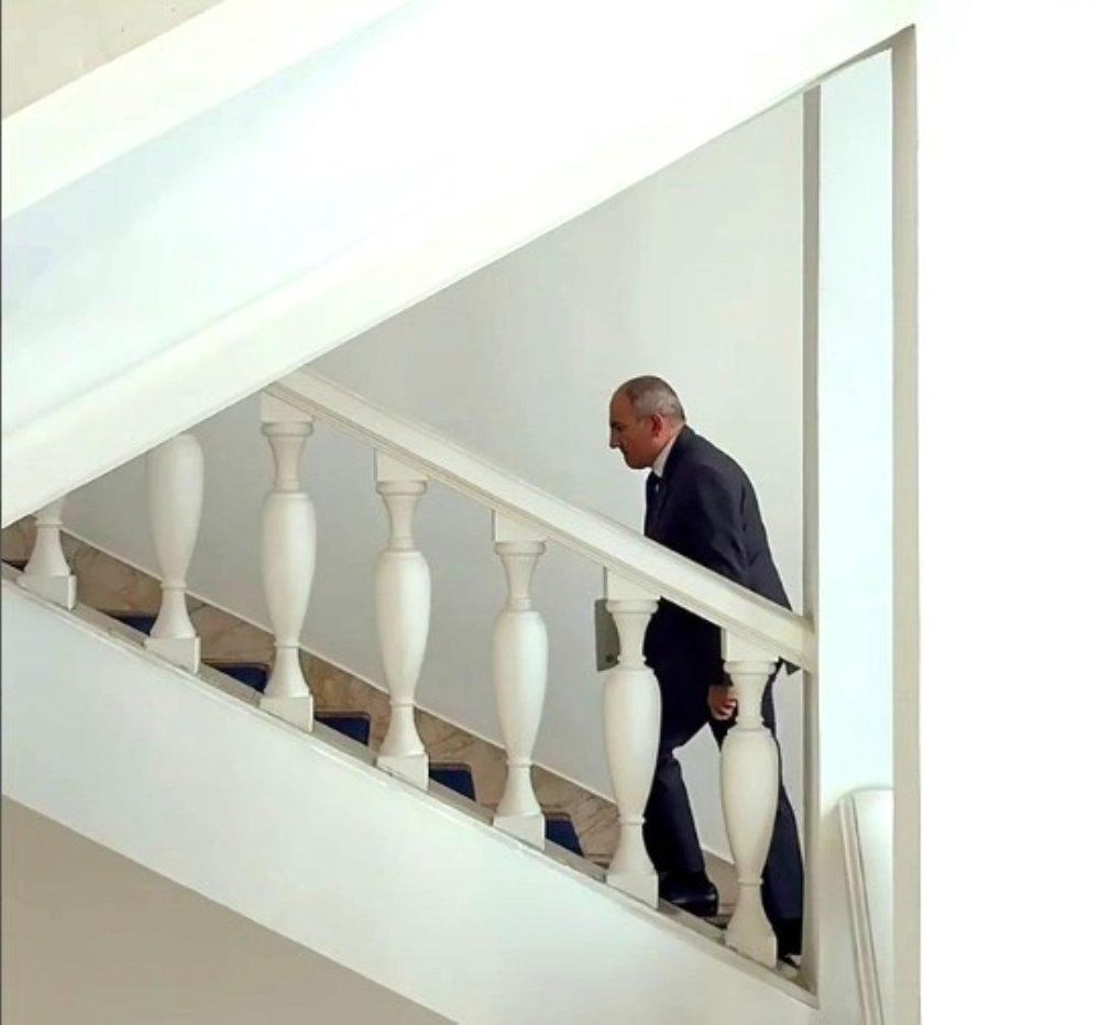 Совет по обновлению Армянской Апостольской Церкви провел первое заседание под руководством Пашиняна