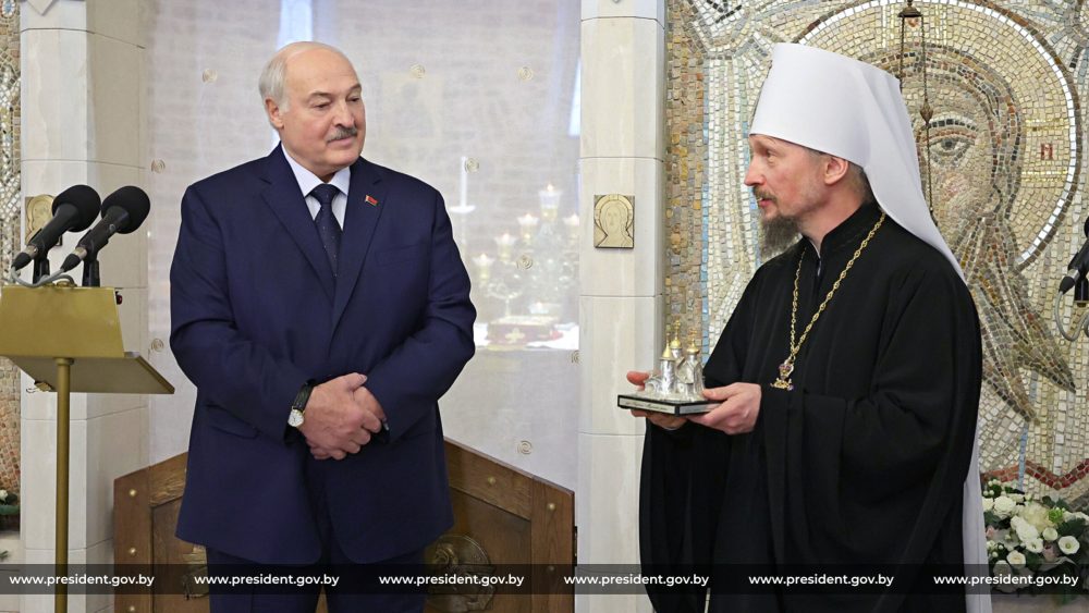 Лукашенко на Рождество: «Каждый должен найти дорогу к храму» и призвал к миру для всех конфессий