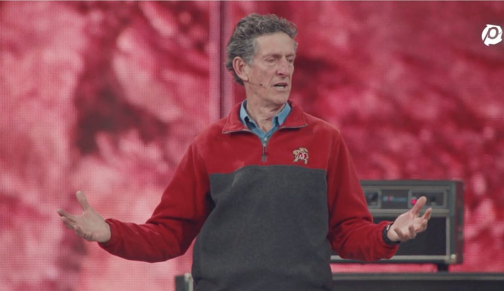 Passion 2026: Пастор Клифф Кнектл ответил на самые острые вопросы студентов — от сексуальности до существования Бога