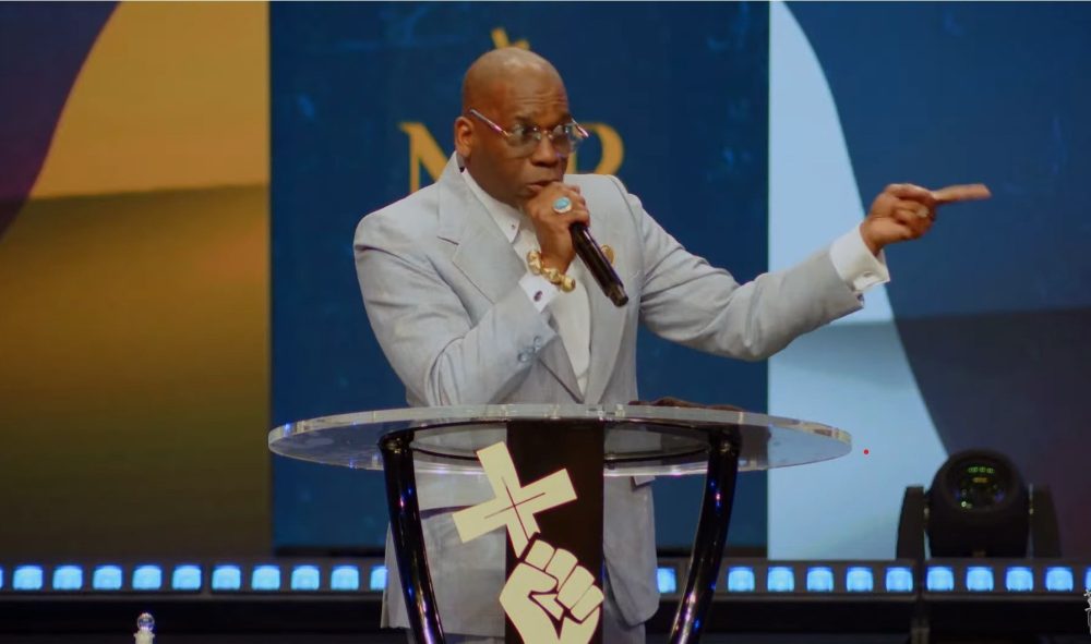 Почему вызывающее поведение пастора Джамала Брайанта — это серьёзно