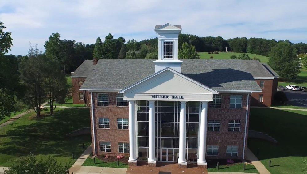 Библеист Джеремайя Лайон подаёт в суд на Baptist News Global за клевету в связи со скандалом о сексуальных домогательствах