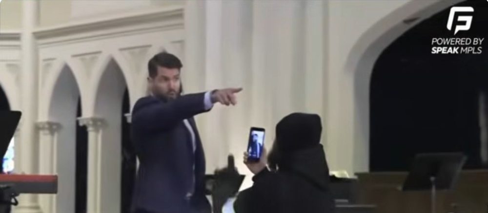 Миссионерский совет Южных баптистов пообещал защищать церкви после вторжения активистов