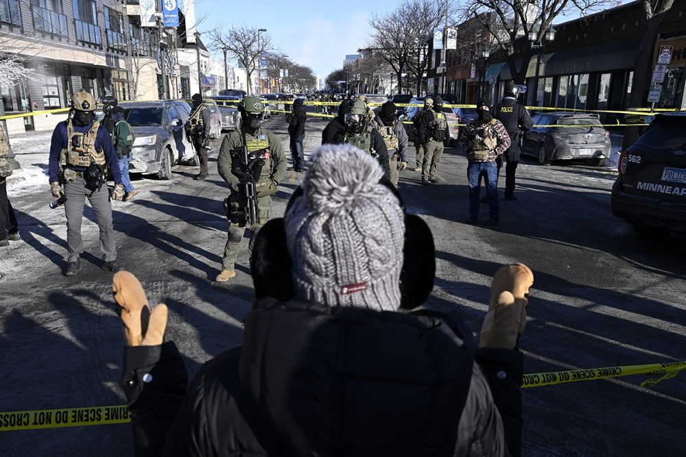 Лидеры религиозных общин призывают христиан избегать партийности на фоне беспорядков в Миннесоте и требуют приостановить действия ICE