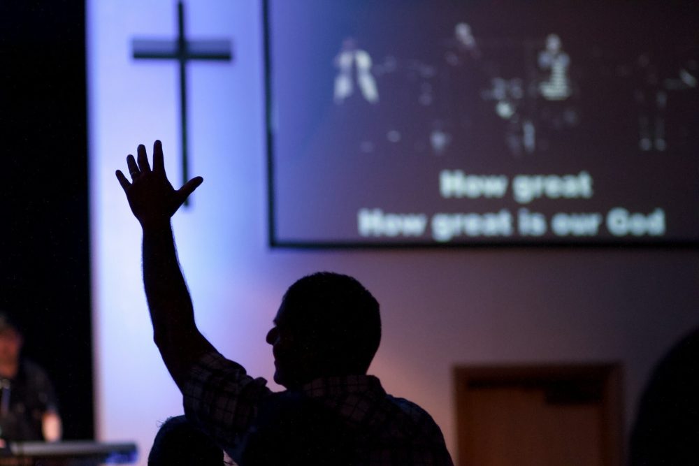 Американцы все меньше доверяют пасторам церкви