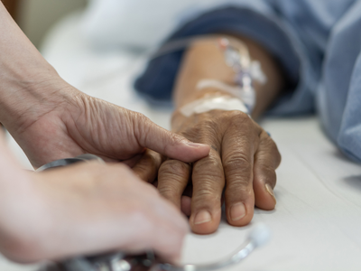 Помощь в уходе из жизни: французские епископы заявляют, что паллиативная помощь — «единственно верный ответ»