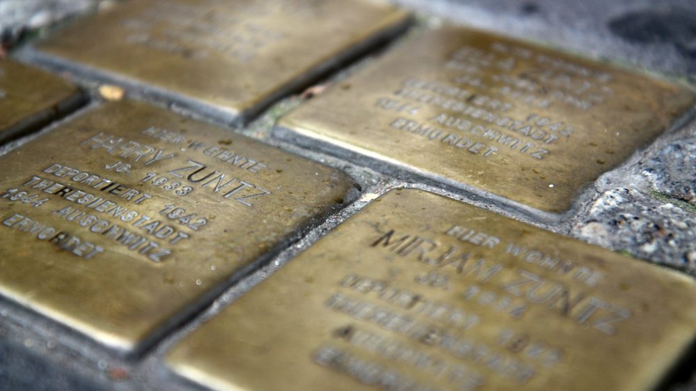 Заброшенный дом открывает историю еврейской семьи