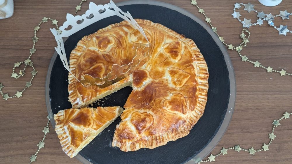 Королевская удача: кто найдёт боб в праздничном пироге на День трёх королей?