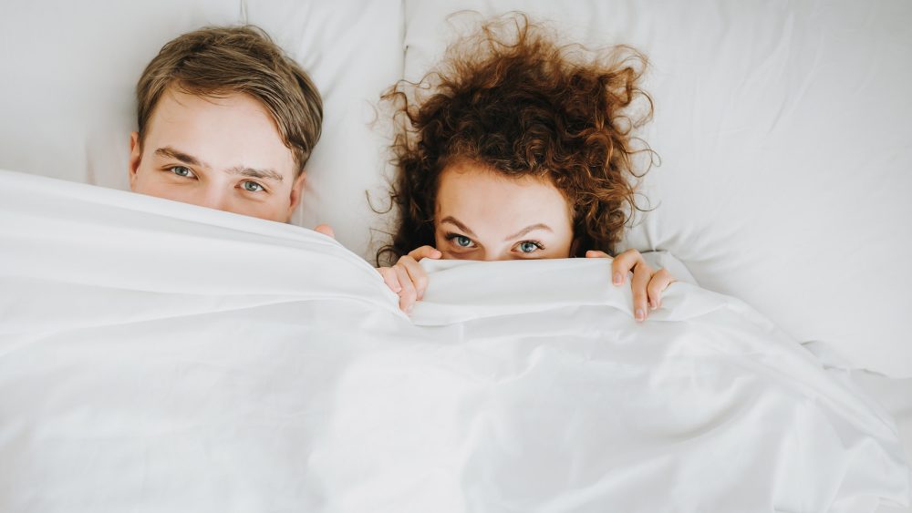 Первый сексуальный опыт у молодежи в Германии наступает все позже