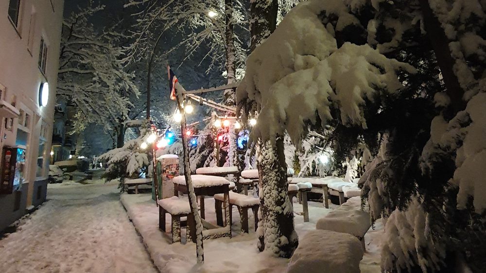 В лютый мороз: более 30 тысяч жителей Берлина остались без электричества