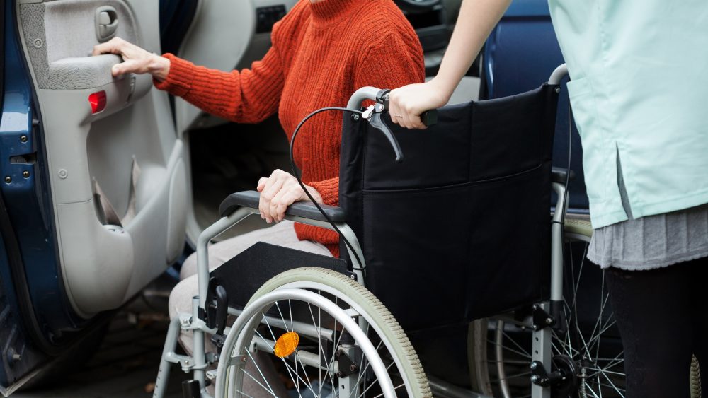 Суд разрешил продолжить работу мобильной социальной службы