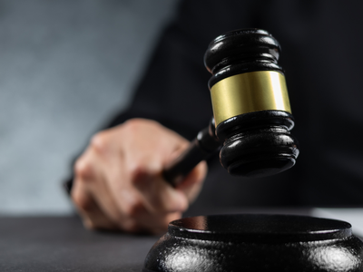 Поджигатель собора в Нанте предстанет перед судом за убийство священника