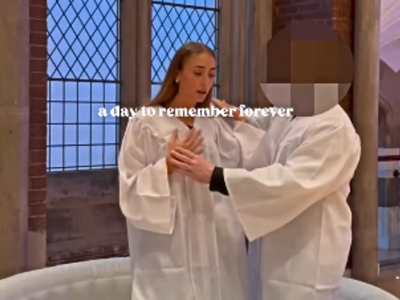 Британская порнозвезда Лили Филлипс приняла крещение, вызвав волну критики в сети