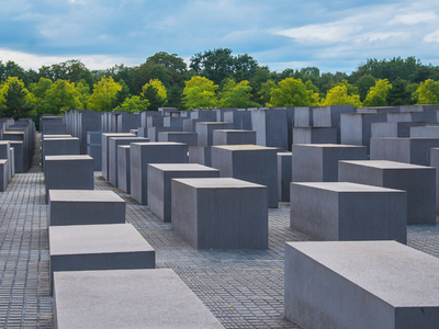 Последняя свидетельница Холокоста предупреждает о росте антисемитизма