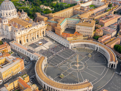 В Ватикане собрались кардиналы со всего мира: Папа Лев XIV начинает эпоху более братского управления Церковью