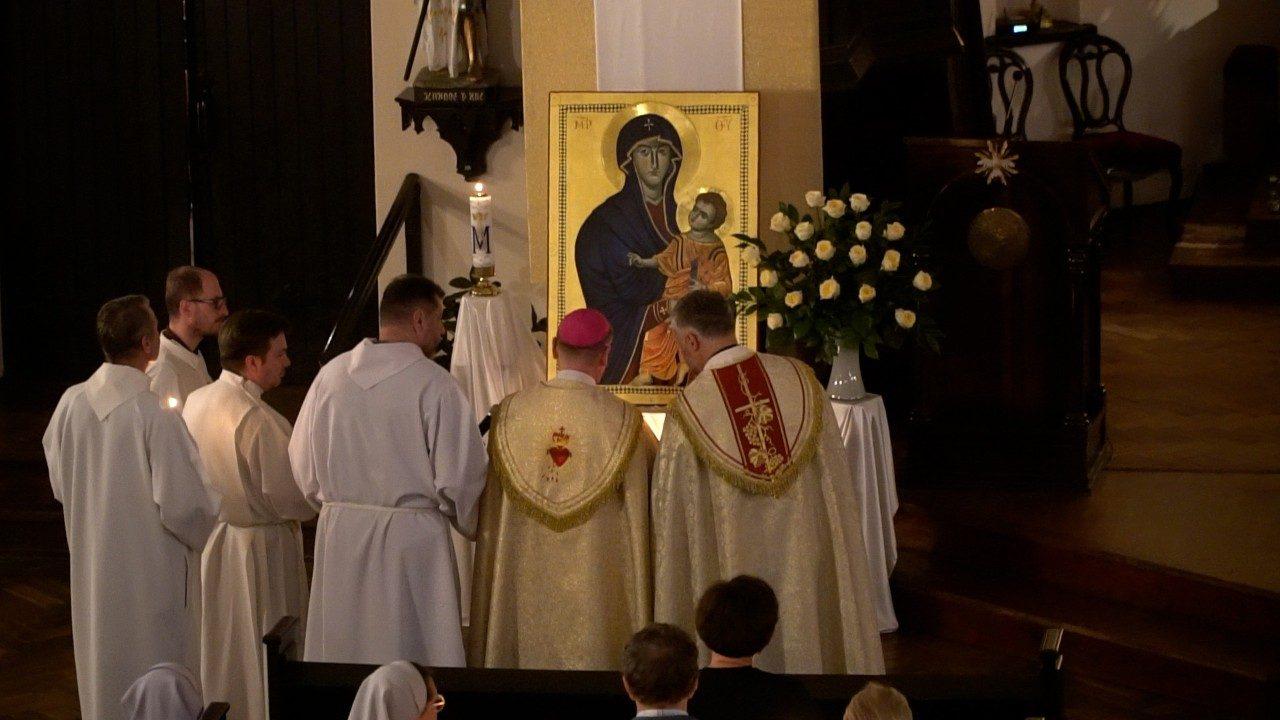 Чудотворный список иконы Salus Populi Romani завершил паломничество по России