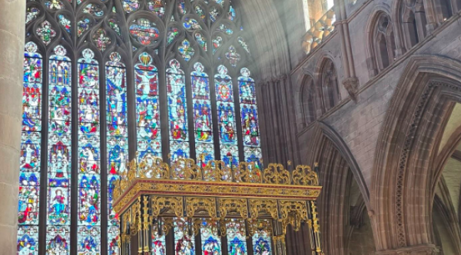 Кафедральный собор Карлайла получил награду за любимое витражное окно страны