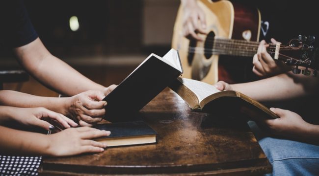 Библейское общество подтверждает данные о 'тихом пробуждении' христианства в Британии