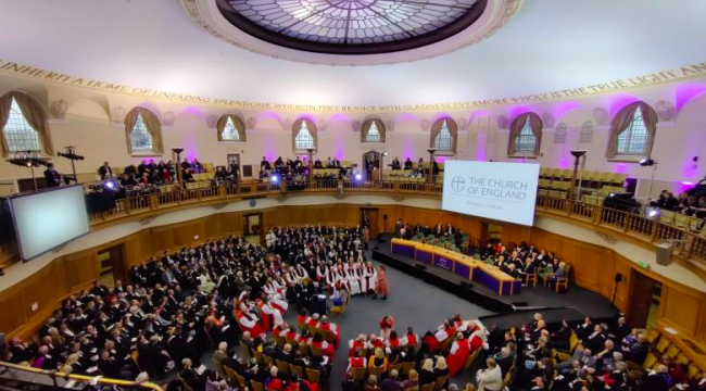 Расходы на служение епископов в Церкви Англии вызывают недовольство на Генеральном Синоде