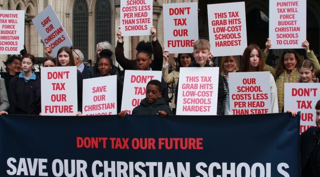 Поражение христианских родителей: Апелляционный суд подтвердил НДС на платное обучение в школах