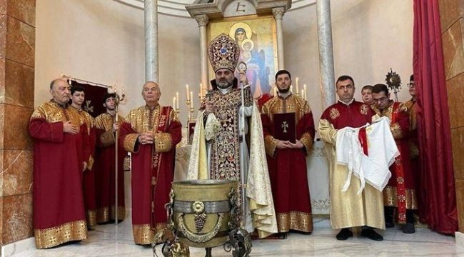 Власти Армении под давлением обвинений пытаются сорвать Архиерейский собор ААЦ