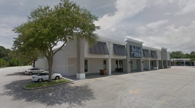 Церковь во Флориде сможет проводить службы на своей территории, отменив решение суда низшей инстанции