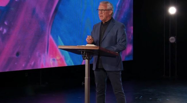 Майк Уингер охарактеризовал извинения Бетел как "удивительные", но предостерег, что харизматическая церковь сталкивается с решающим испытанием