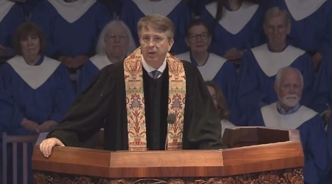 «Всё имеет свой конец»: пастор Методистской церкви Хайленд Парк уходит в отставку на фоне борьбы с болезнью Паркинсона