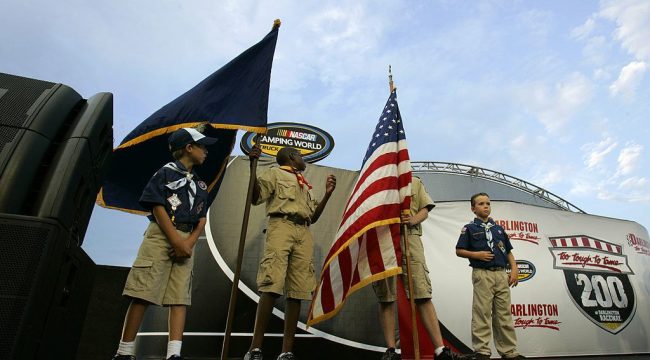 Решение скаутов США по вопросам инклюзивности и гендерной идеологии вызывает вопросы