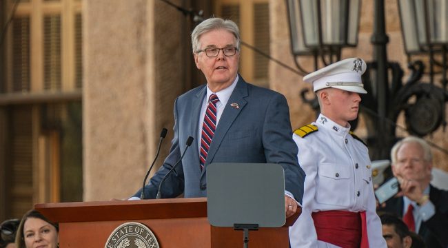 Что они пытаются скрыть? Лейтенант-губернатор Дэн Патрик обещает провести слушания по CAIR и 'предотвращению' исламского права в Техасе