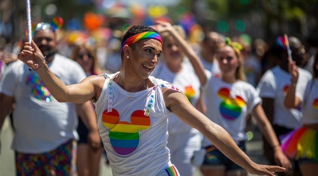 Сборище Gay Days LGBT в Орландо состоится, несмотря на потерю спонсорской поддержки