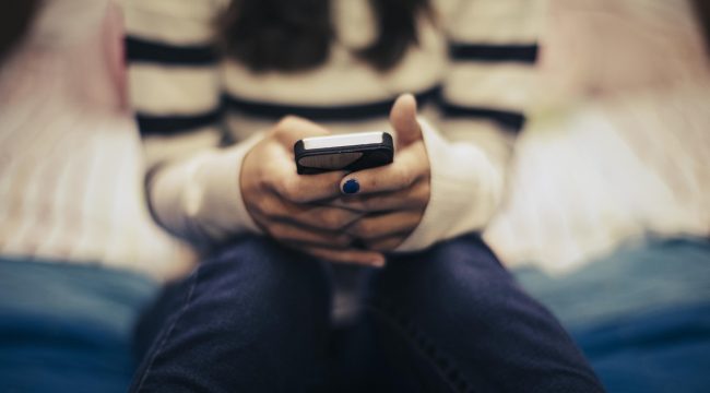 Родителей предупредили о сети эксплуатации детей 764, которая может легко превратить экран ребенка в ловушку