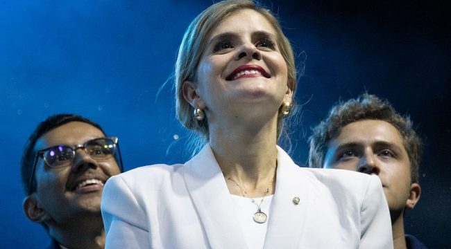 Лаура Фернандес обещает правительство, которое уважает религиозную свободу в Коста-Рике