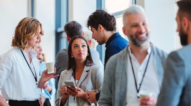 Безрезультатный вихрь конференций: индустриальный комплекс встреч