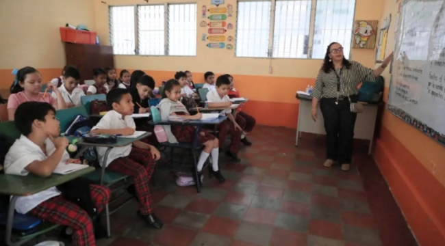 Национальный конгресс Гондураса инициирует диалог с церквями для продвижения чтения Библии в школах