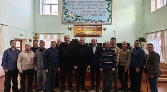 Визит В.В. Игнатенкова: Братская встреча и рукоположения в Салехарде