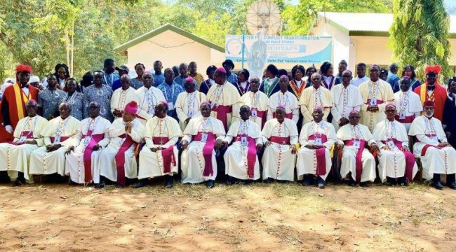 «Строго запрещено»: епископы Ганы запретили политические кампании в помещениях церкви