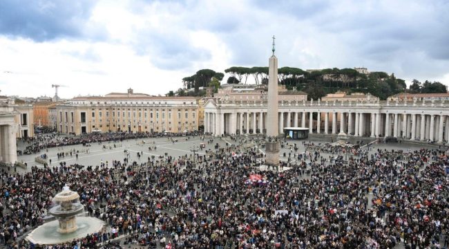 Лев XIV: Достоинство как основа мира и надежды на единство