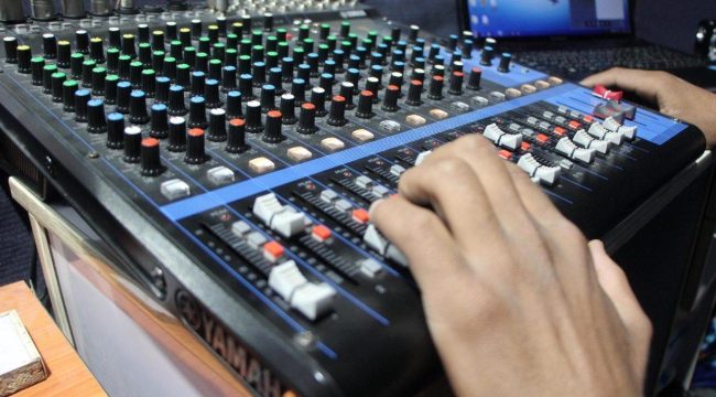 Будущее радио в эпоху искусственного интеллекта: вызовы и возможности