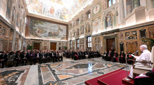 Папа Римский: Война — это абсурд, угрожающий жизни и здоровью человечества