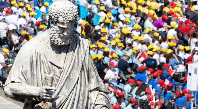 Папа Римский отменяет Комитет по проведению Всемирного дня детей: новые изменения в заботе о детях