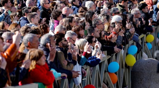 Папа Лев XIV призывает к немедленному миру в Украине: «Мир не может ждать»