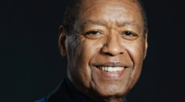 Умер легендарный музыкант и пастор Рон Кеноли в возрасте 81 года