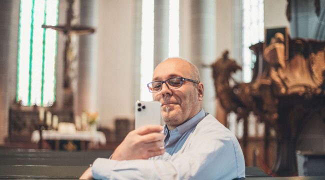 Онлайн-пастырская помощь в социальных сетях