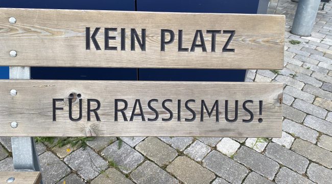 Северная церковь учится противостоять правым лозунгам