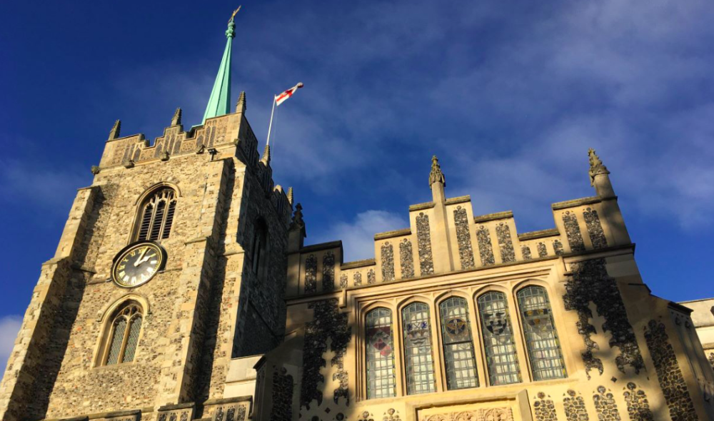 Евангелистский лидер ушел с поста почетного каноника из-за противоречивых благословений для однополых пар