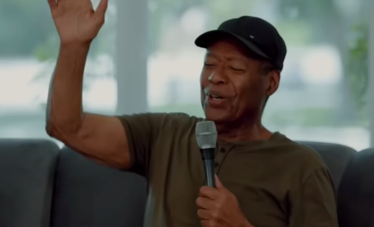 Ушёл из жизни лидер поклонения Рон Кеноли на 81-м году жизни